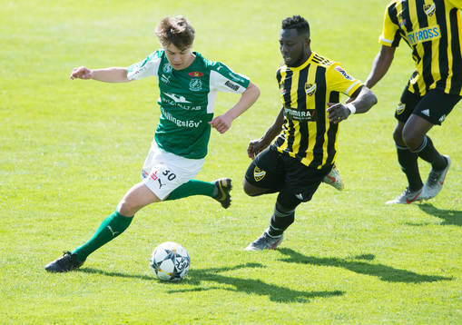 IFK Hässleholms Mike Andrew i matchen i division 2 mellan