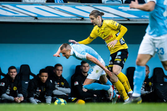 Malmö FFs Eric Larsson och Elfsborgs Pawel Cibicki