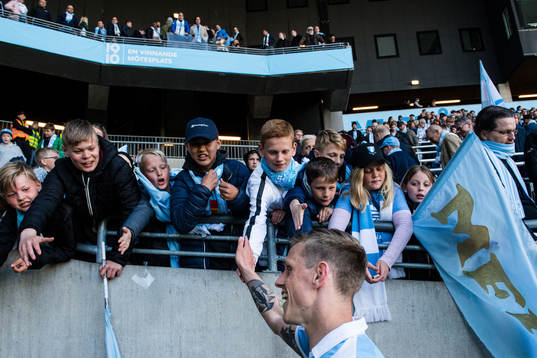 Malmö FFs Sören Rieks tackar publiken