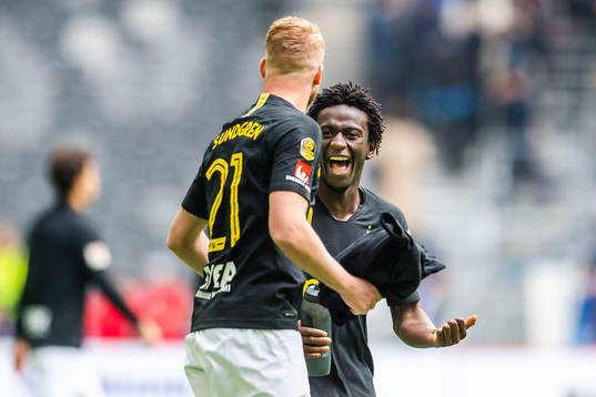 s Daniel Sundgren och Jack Lahne jublar