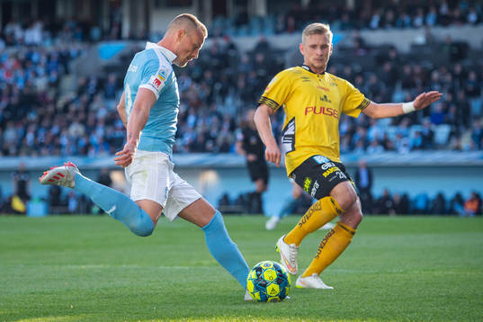Malmö FFs Eric Larsson och Elfsborgs Simon Strand