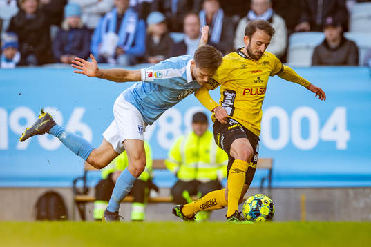 Malmö FFs Arnór Traustason och Elfsborgs Robert Gojani