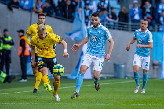 Elfsborgs Simon Strand och Malmö FFs Erdal Rakip