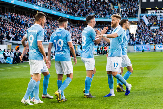 Malmö FFs Markus Rosenberg jublar med lagkamrater