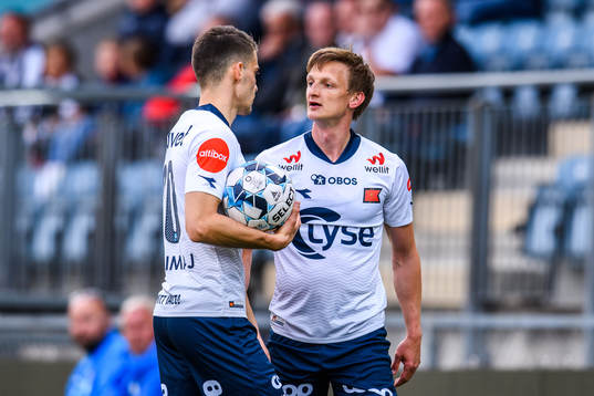 Ylldren Ibrahimaj and André Danielsen of Viking