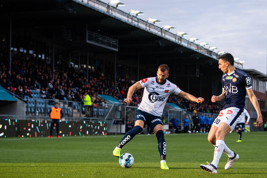 Zlatko Tripic of Viking and Mustafa "Mos" Abdellaoue of