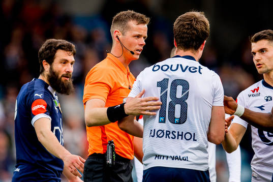 Sigurd Smehus Kringstad, referee
