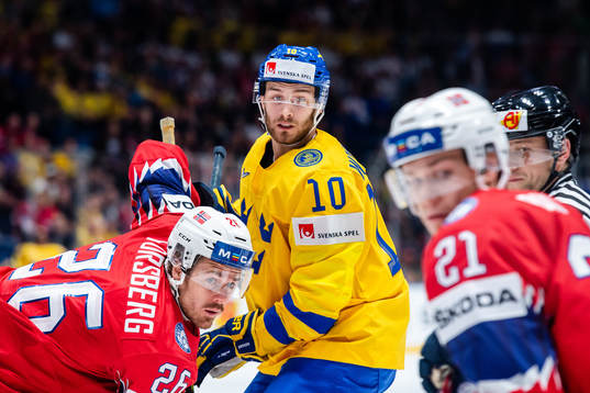 Alexander Wennberg of Sweden against Kristian Forsberg and