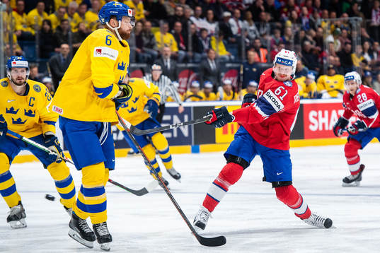Alexander Reichenberg of Norway against Adam Larsson of