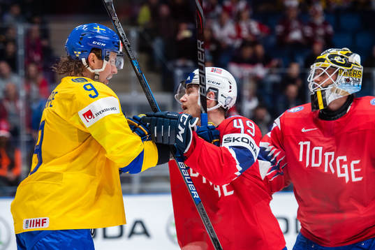 Adrian Kempe of Sweden fights Christian Kåsastul and