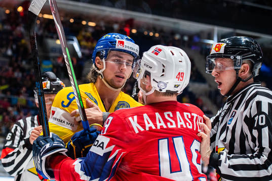 Adrian Kempe of Sweden fights Christian Kåsastul of Norway