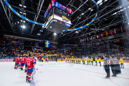 Players of Norway and Sweden