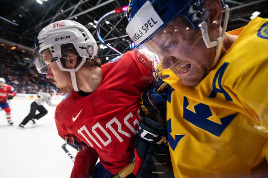 Kristian Forsberg of Norway and Patric Hörnqvist of Sweden