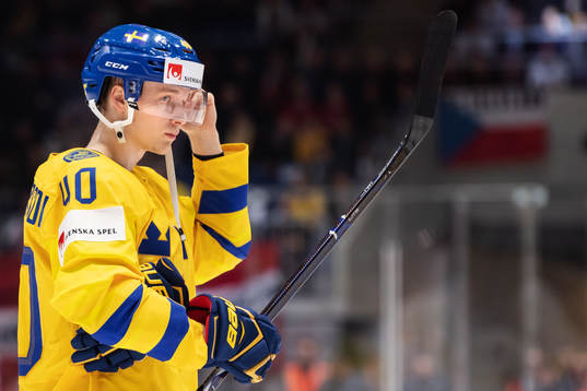 Elias Pettersson of Sweden
