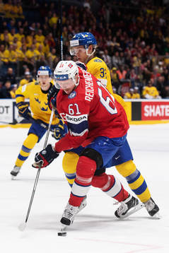 Alexander Reichenberg of Norway and Oskar Lindblom of Sweden