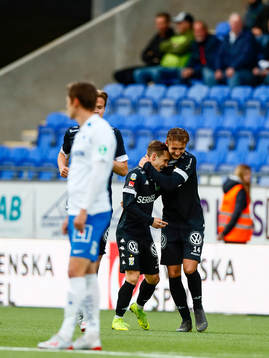 IFK Göteborgs Patrik Karlsson Lagemyr jublar med Benjamin