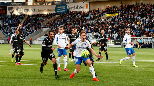 IFK Göteborgs André Calisir , IFK Norrköpings målvakt