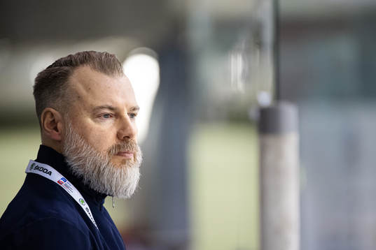 Head coach Rikard Grönborg of Sweden at a practice session