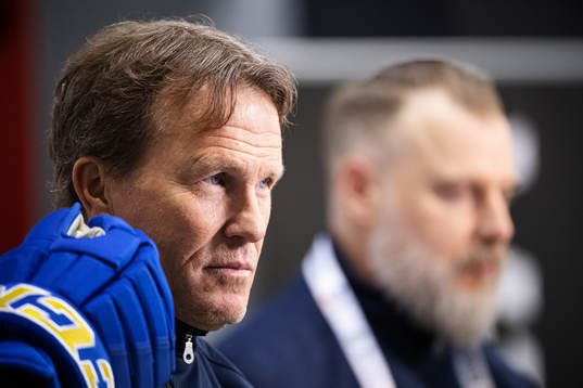 Assistant coach Johan Garpenlöv and head coach Rikard