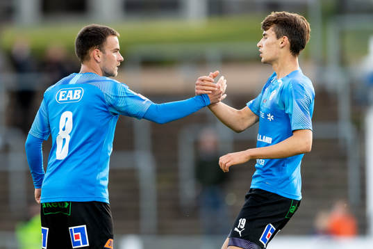Halmstads Pontus Silfwer och Rasmus Wiedsheim-Paul jublar