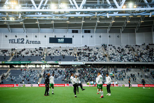 Hammarbys spelar värmer upp på Tele2 Arena