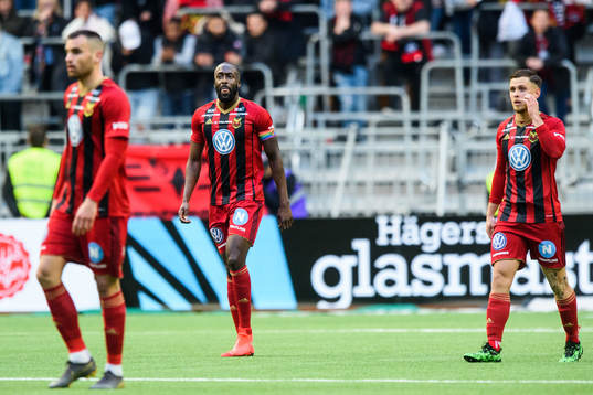 Östersunds Dino Islamovic och Ronald Mukiibi deppar