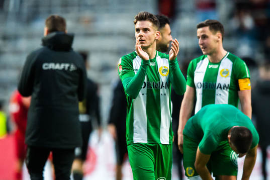 Hammarbys Alexander Kacaniklic tackar publiken