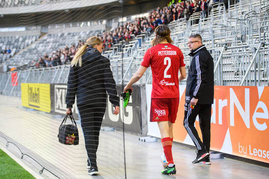 Östersunds Tom Pettersson utgår skadad