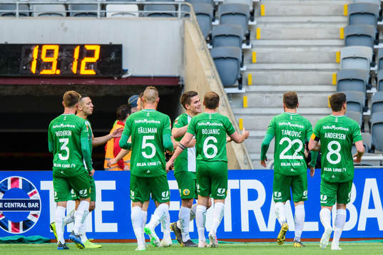 Hammarbys Vidar Örn Kjartansson jublar med lagkamrater