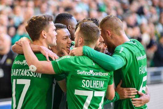 Hammarbys Nikola Djurdjic jublar med lagkamrater
