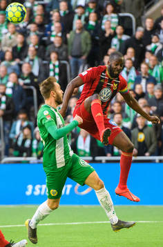 Östersunds Ronald Mukiibi och Hammarbys Muamer Tankovic