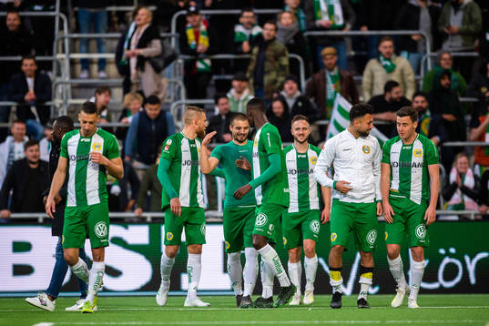 Hammarbys spelare jublar