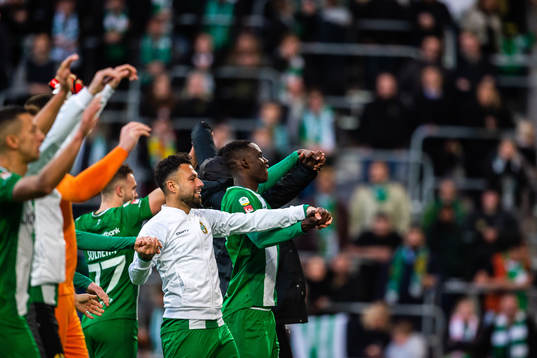 Hammarbys spelare jublar