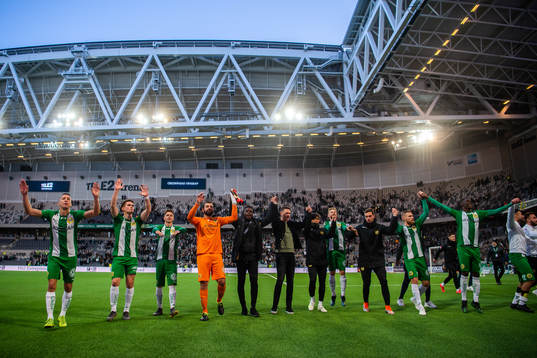 Hammarbys spelare jublar
