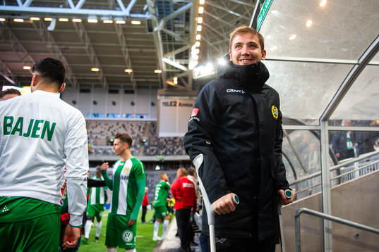 Hammarbys Darijan Bojanic på kryckor