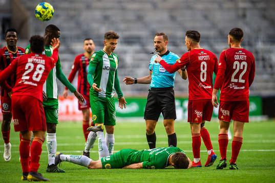 Hammarbys Vidar Örn Kjartansson och Östersunds Jamie
