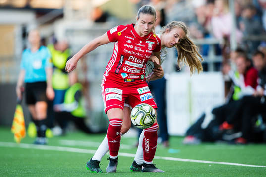 Piteås Selina Henriksson och Rosengårds Fiona Brown