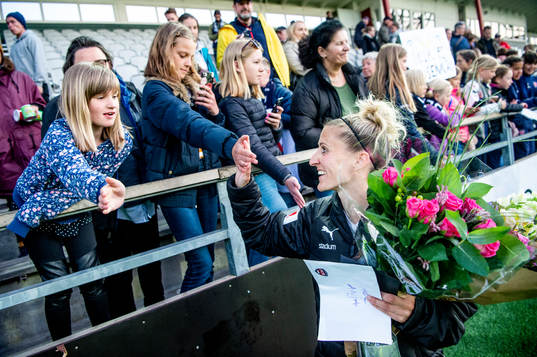Rosengårds Anja Mittag tackas av