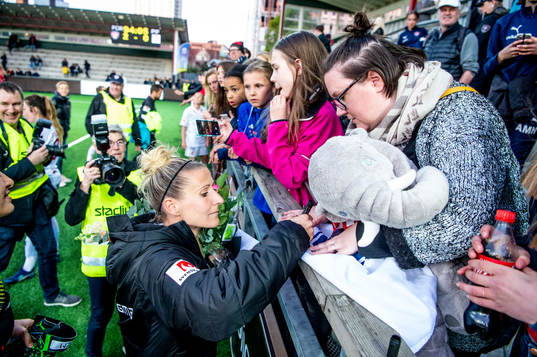 Rosengårds Anja Mittag tackas av