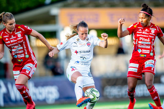 Rosengårds Malin Levenstad mot Piteås Nina Jakobsson och