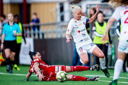 Piteås Fernanda Da Silva och Rosengårds Caroline Seger