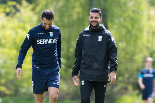 André Calisir och tränare Poya Asbaghi