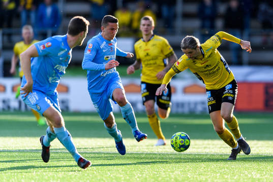 Elfsborgs Pawel Cibicki och AFC Eskilstunas Adnan Kojic