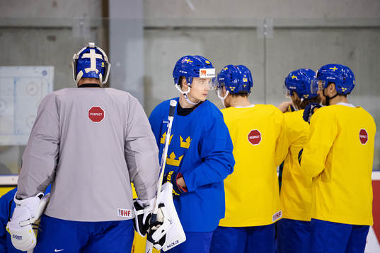 Elias Pettersson of Sweden at a practice session