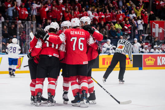 Players of Switzerland celebrates