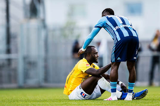 Falkenbergs John Chibuike tvingas lämna på grund av skada