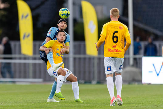 Djurgårdens Marcus Danielson och Falkenbergs Edi Sylisufaj
