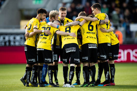 Häcken samlade innan fotbollsmatchen i allsvenskan mellan