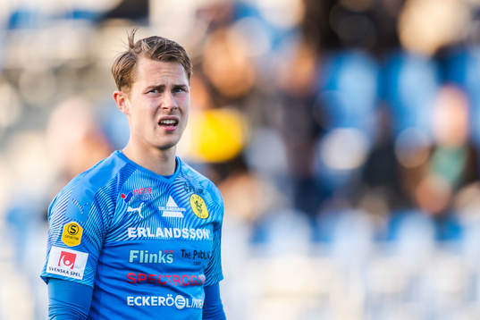 Frejs målvakt Jonas Olsson deppar