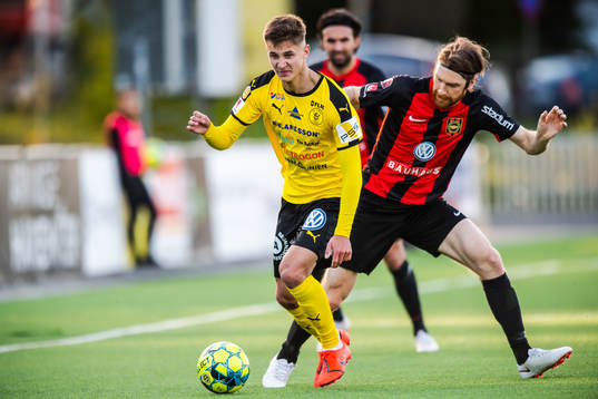 Frejs Leo Bengtsson och Brommapojkarnas Markus Gustafsson